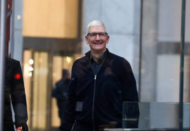 CEO Tim Cook có thực sự rời Apple vào đầu năm sau?
