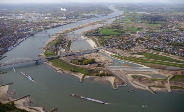 Từ kinh nghiệm phát triển đô thị ven sông đến “trục cảnh quan sông Hồng” – Tạp chí Kiến trúc Việt Nam