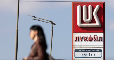 Mỹ trừng phạt ‘ông lớn’ dầu khí Nga, quốc gia châu Âu gặp nguy, chỉ còn xăng dầu dùng trong hơn 1 tháng