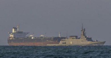 Giá dầu tăng vọt khi Mỹ lệnh phong tỏa tàu dầu bị trừng phạt ra vào Venezuela