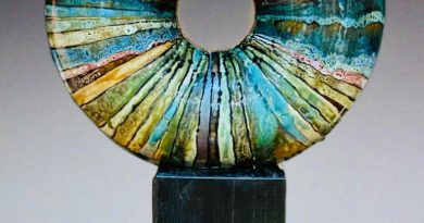 Triển lãm Gốm cá nhân “Khởi Thủy” – từ những mảnh đa giác trên toan sang những khối hình trong không gian