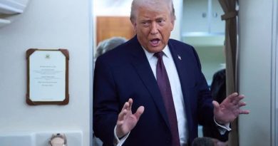 Tổng thống Trump cảnh báo hạm đội Mỹ đang hướng về Iran