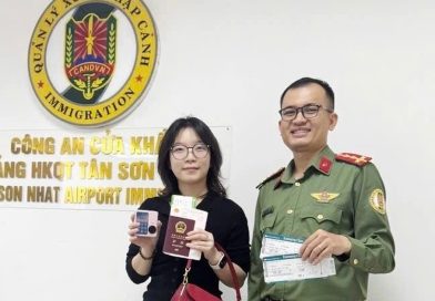 Công an tìm lại túi xách thất lạc, giúp hành khách kịp chuyến bay về nước