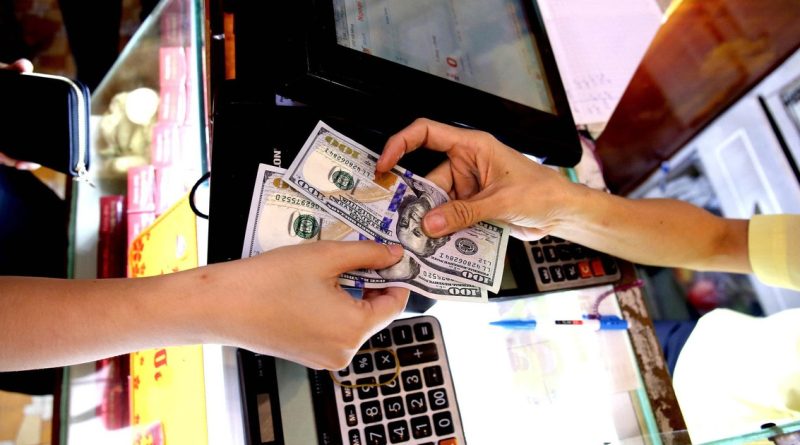 Siết mua, bán ngoại tệ trái phép