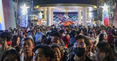 Chủ tịch TP HCM: Không tổ chức sự kiện tràn lan đường Nguyễn Huệ, Lê Lợi