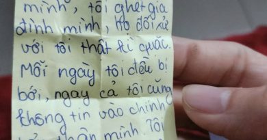 Nhận tờ giấy trong hoạt động Tết, cô giáo khóc nghẹn: Em đã trải qua những gì thế này?