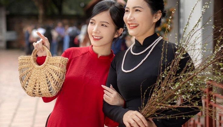 Vợ về nhà ngoại ở cữ, đến ngày con trai tròn tháng thì mẹ vợ nói một câu khiến tôi sững sờ