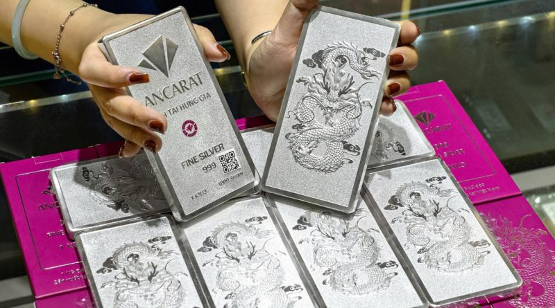 Giá bạc tăng mạnh lên hơn 86 triệu đồng/kg