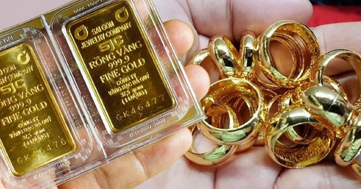 Giá vàng đột ngột tăng mạnh, thậm chí vượt kỷ lục 17 năm, chuyên gia dự báo kịch bản gì?