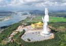 Tượng Quan Âm cao 125 m trên núi Thiên Mã