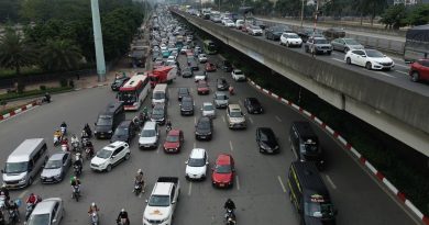 Cửa ngõ Hà Nội ùn ứ, TP HCM thông thoáng ngày cận Tết