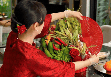 "Vũ khí bí mật" giúp bày mâm ngũ quả Tết chắc nịch không sợ rớt: Mẹ chồng khó tính mấy cũng phải gật gù!