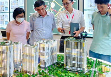 Áp lực tài chính đè nặng người mua nhà tại TP . HCM