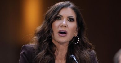 Mỹ có biến động nhân sự lớn đầu tiên dưới thời ông Donald Trump