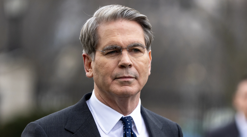 Bộ trưởng Mỹ nói Mỹ “cho phép” tàu dầu Iran qua eo biển Hormuz