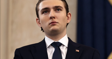 Là “bản sao” của cha và những tham vọng không hề che giấu