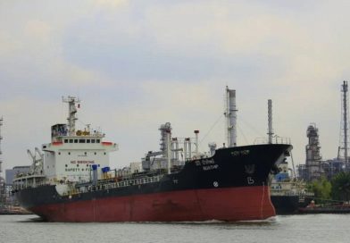 Eo biển Hormuz tắc nghẽn, một quốc gia vẫn cho rằng “có thể chấm dứt sự phụ thuộc của thế giới vào dầu mỏ”