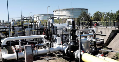 Gần 1 nửa công suất dầu tê liệt, 2 triệu thùng vừa biến mất trong 1 ngày