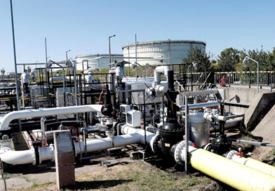 Gần 1 nửa công suất dầu tê liệt, 2 triệu thùng vừa biến mất trong 1 ngày