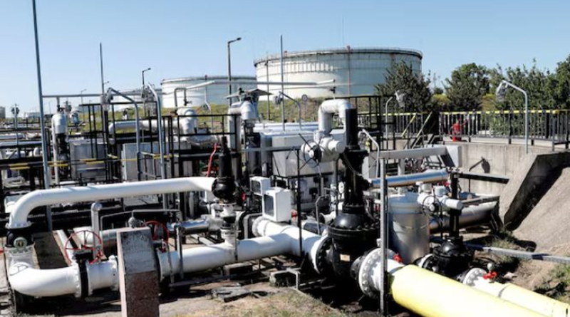 Gần 1 nửa công suất dầu tê liệt, 2 triệu thùng vừa biến mất trong 1 ngày