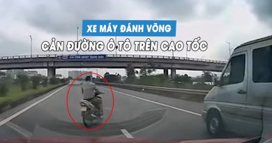 Nam thanh niên ‘đầu trần’, lái xe máy lạng lách đánh võng trên cao tốc