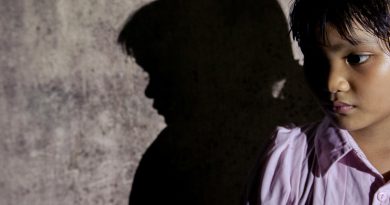 Những đứa trẻ không danh tính