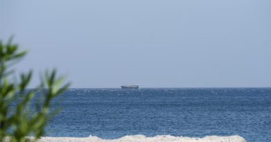 Iran tính thu phí ở eo biển Hormuz, rủi ro mới cho kinh tế toàn cầu?