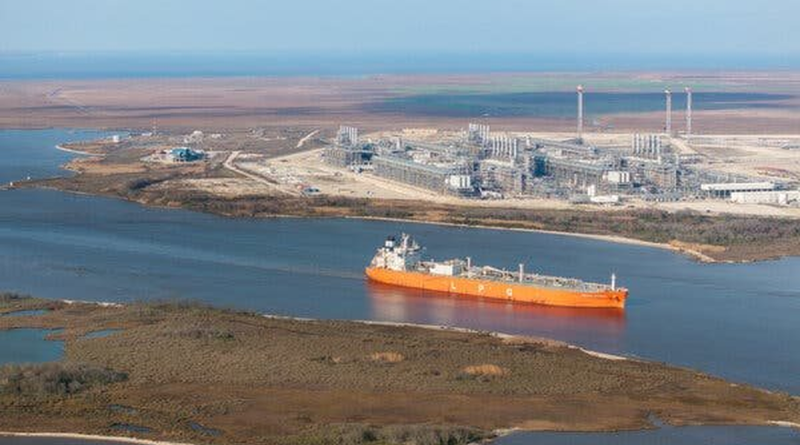 Nước láng giềng của Washington dọa ‘quay lưng’ với khí đốt Mỹ