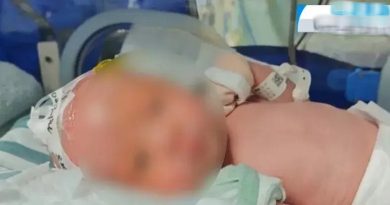 Bảo mẫu ngủ gật khiến trẻ sơ sinh 3 ngày tuổi rơi xuống đất bị xuất huyết não, gia đình yêu cầu bồi thường 700 triệu đồng