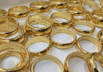 Giá vàng nhích tăng, cao hơn thế giới gần 19 triệu đồng/lượng