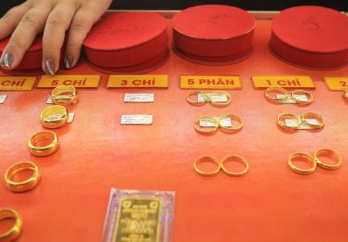 Trong nước giảm nhẹ dù thế giới đi lên