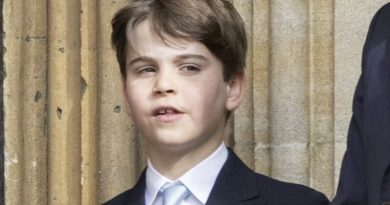 Cậu út nhà Kate khiến fan rần rần vì ngoại hình trông hệt như bản sao của người đàn ông này!