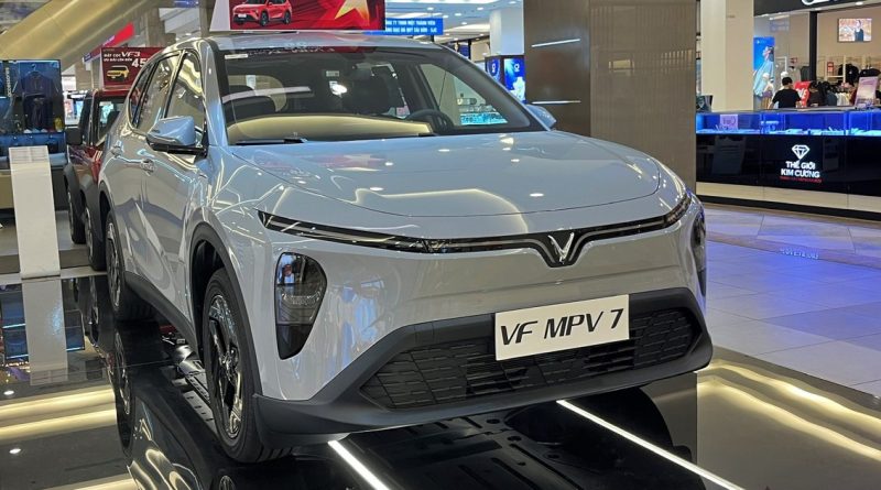 VinFast Limo Green áp đảo, doanh số gấp đôi nhóm xe xăng