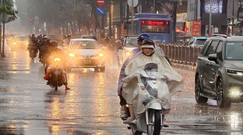 Gió tây nam xuất hiện, hôm nay TP.HCM có mưa vàng giải nhiệt