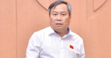 Chủ tịch Hà Nội giải thích việc thu hẹp diện hỗ trợ đổi xe máy xăng