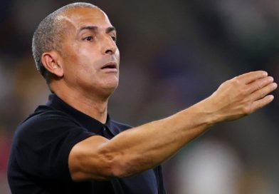 HLV đầu tiên bị sa thải ở World Cup chỉ sau 1 trận thua