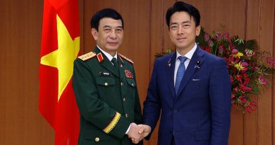 Đại tướng Phan Văn Giang hội đàm với Bộ trưởng Quốc phòng Nhật Bản
