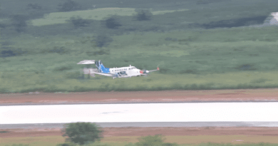 Chuyên cơ Beechcraft B300 bay kiểm tra Liên Khương