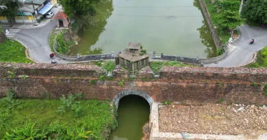Tháo dỡ lô cốt trong kinh thành Huế