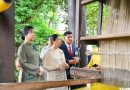 Phu nhân Tổng Bí thư, Chủ tịch nước Tô Lâm và phu nhân Tổng thống Myanmar thăm làng lụa Vạn Phúc