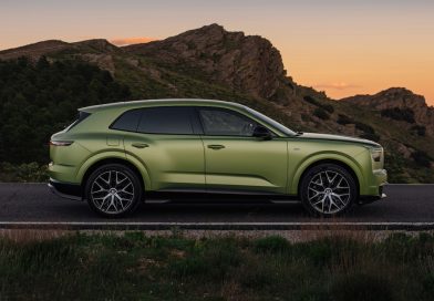 SUV điện đầu tiên của Bentley có gì thu hút giới nhà giàu?