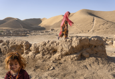 Biến đổi khí hậu buộc các gia đình Afghanistan phải bán con gái làm cô dâu