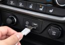 Vì sao cổng USB trên xe ô tô sạc điện thoại rất chậm?