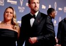 Harry Kane nắm tay vợ, gây chú ý khi diện đồng hồ Rolex 34 tỷ ngày giành cú đúp giải thưởng Quả bóng vàng 2026