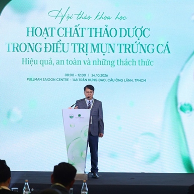 Các bác sĩ da liễu khuyên chúng ta nên chăm da mụn trứng cá như thế nào?
