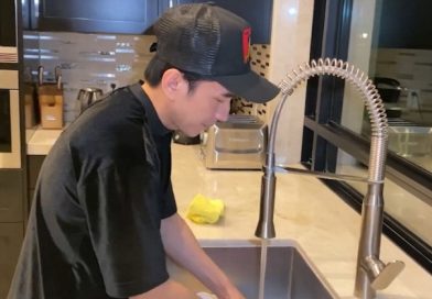 Đan Trường chia sẻ về người đàn ông SN 1961, bàn tay chỉ ký tên và đếm tiền đến tận nhà nấu cho ăn